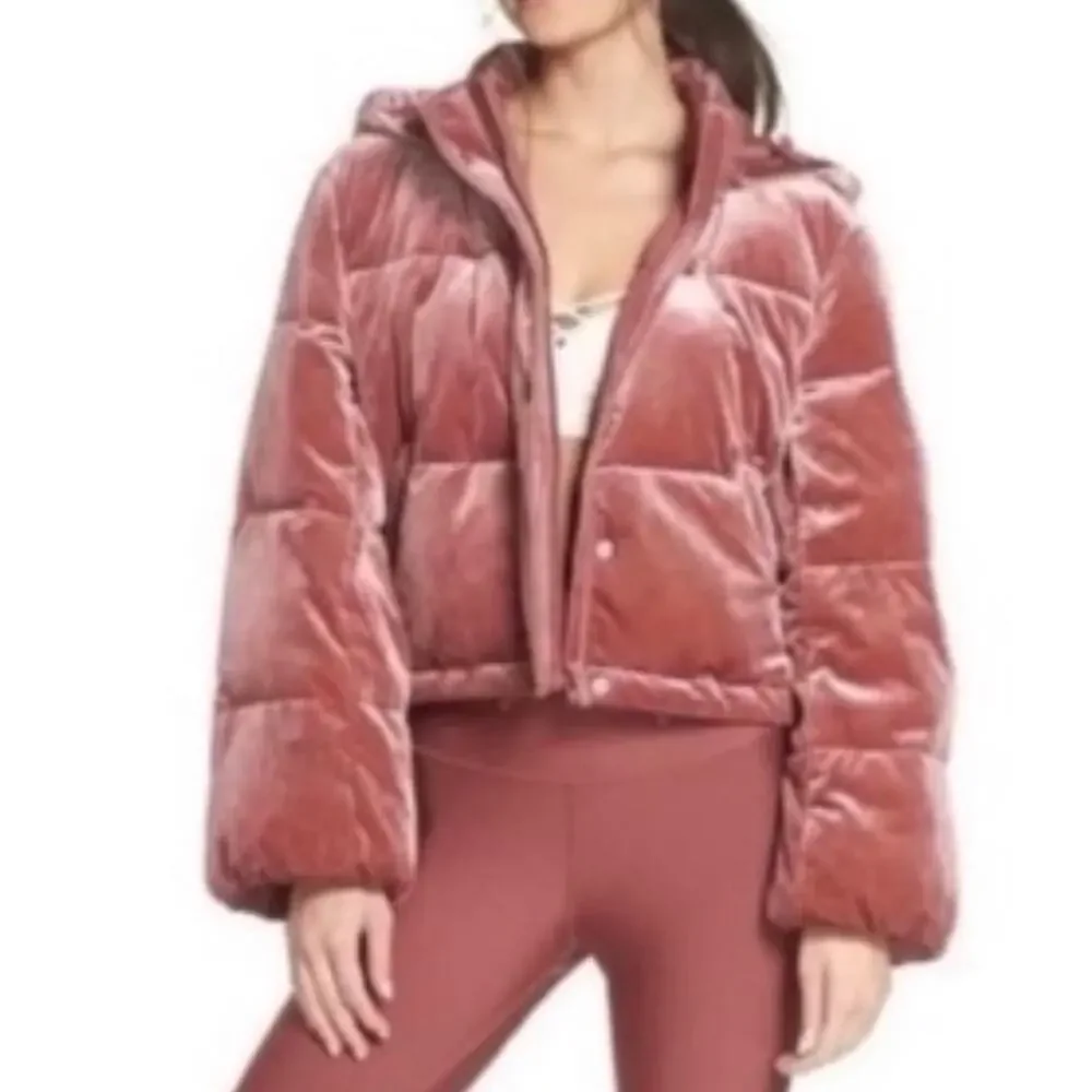 NEW Alo Yoga Velour Cropped Quilted Jacket Hooded Luxe Stretch Velvet Rosewood M
